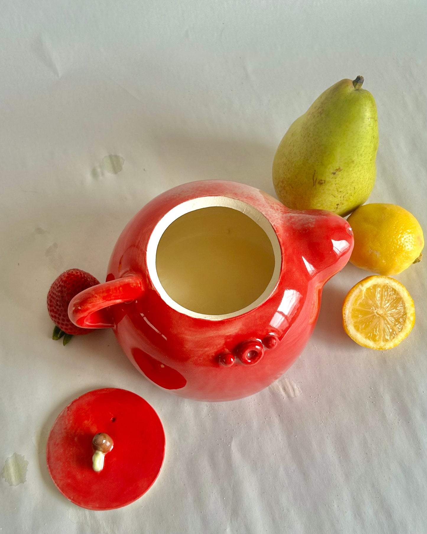 apple tea pot