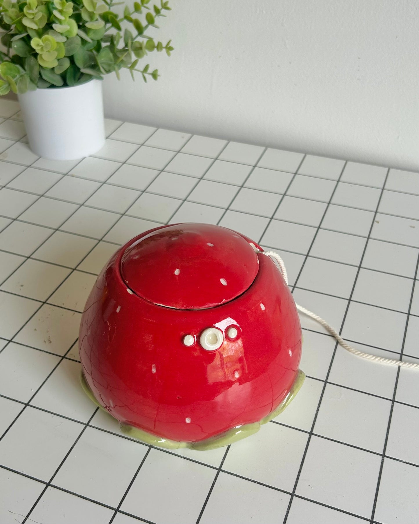 strawberry yarn jar (imperfect)