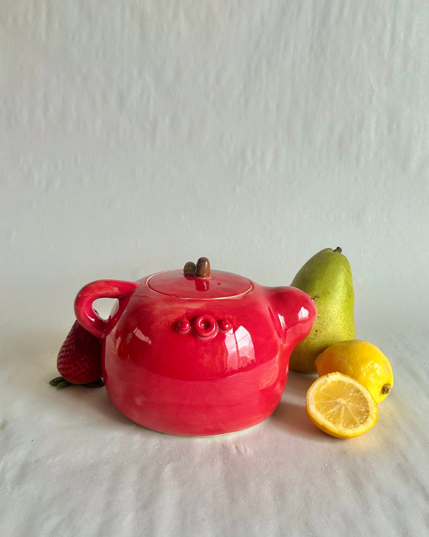 apple tea pot