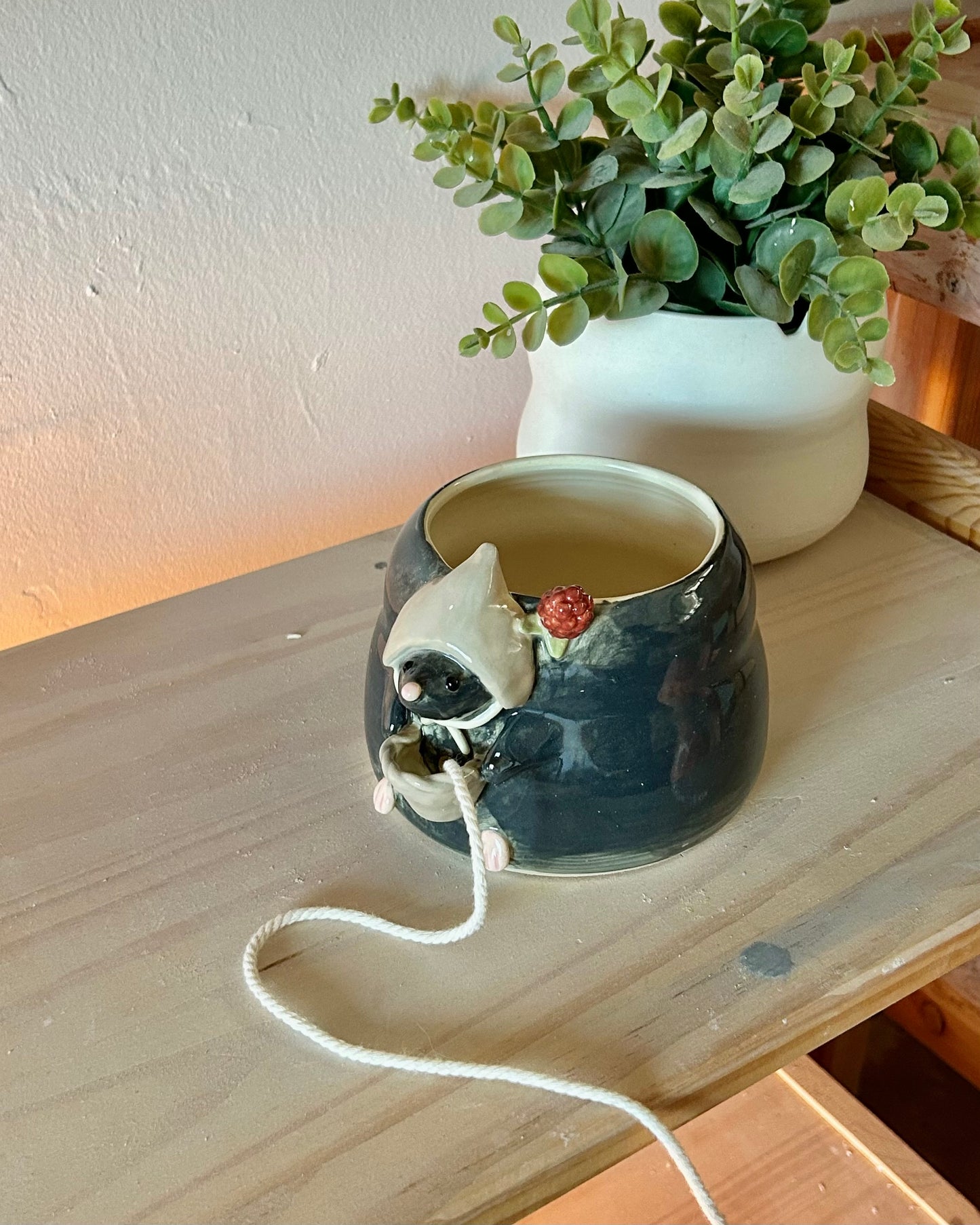 foraging mouse yarn bowl