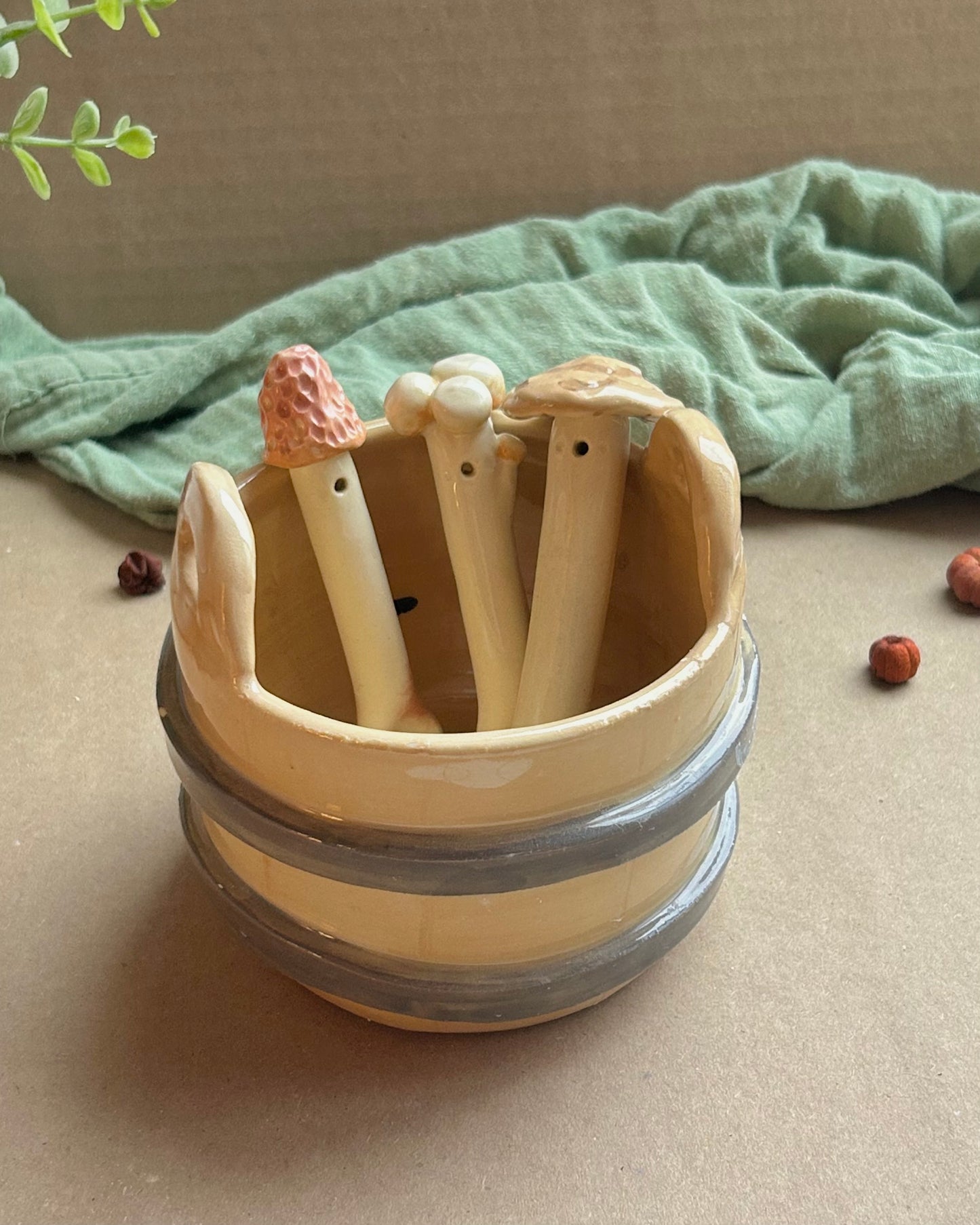 tan mushroom spoon set