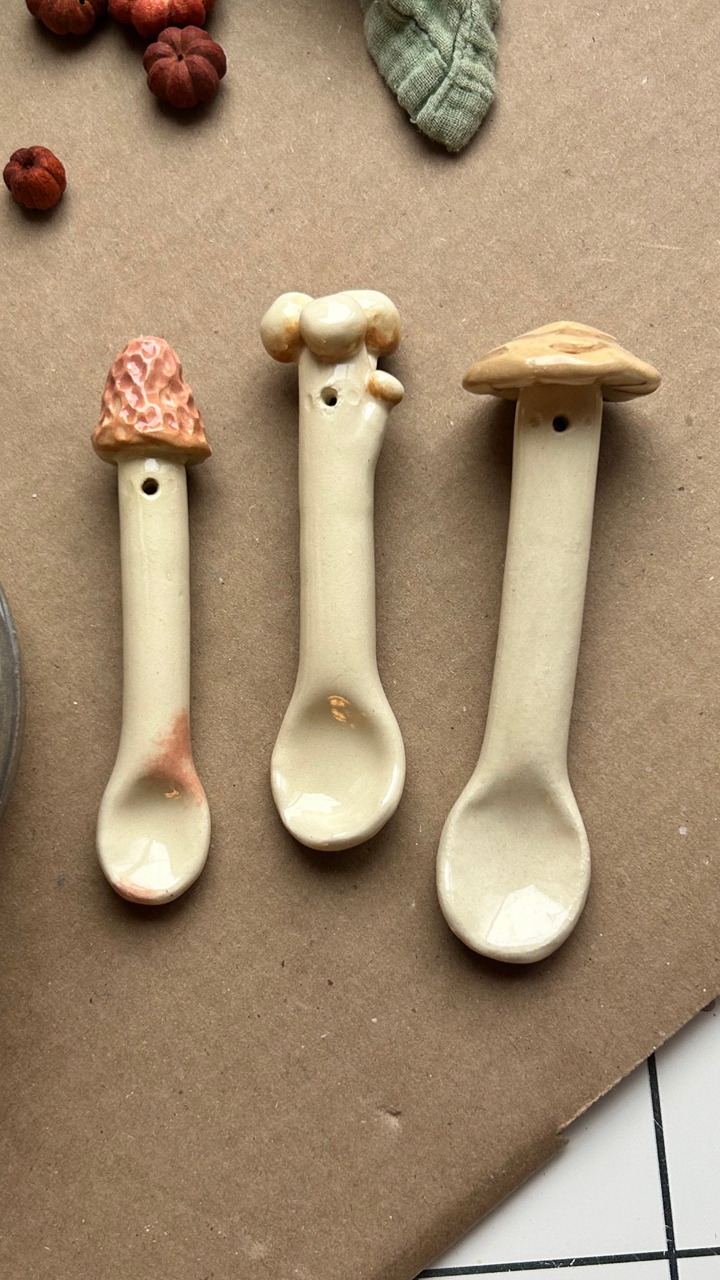 tan mushroom spoon set