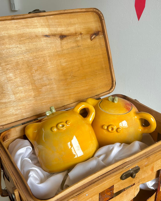 mango teapot