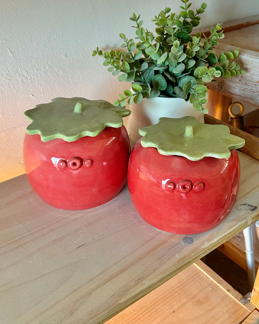 tomato yarn jar (imperfect)