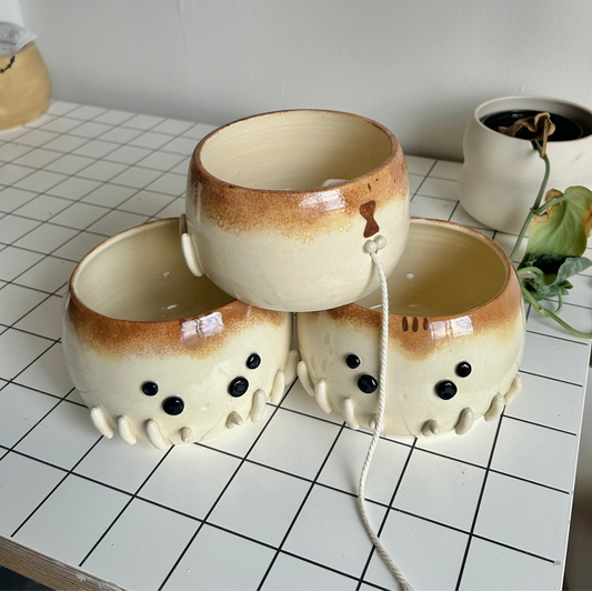 brown spider yarn bowl