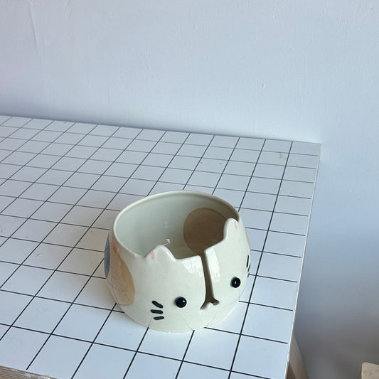 calico cat yarn bowl (imperfect)
